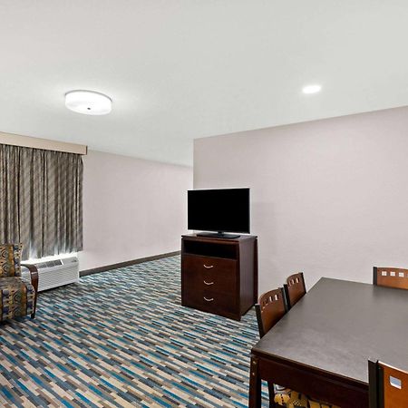Days Inn & Suites By Wyndham Mesa Near Phoenix Esterno foto