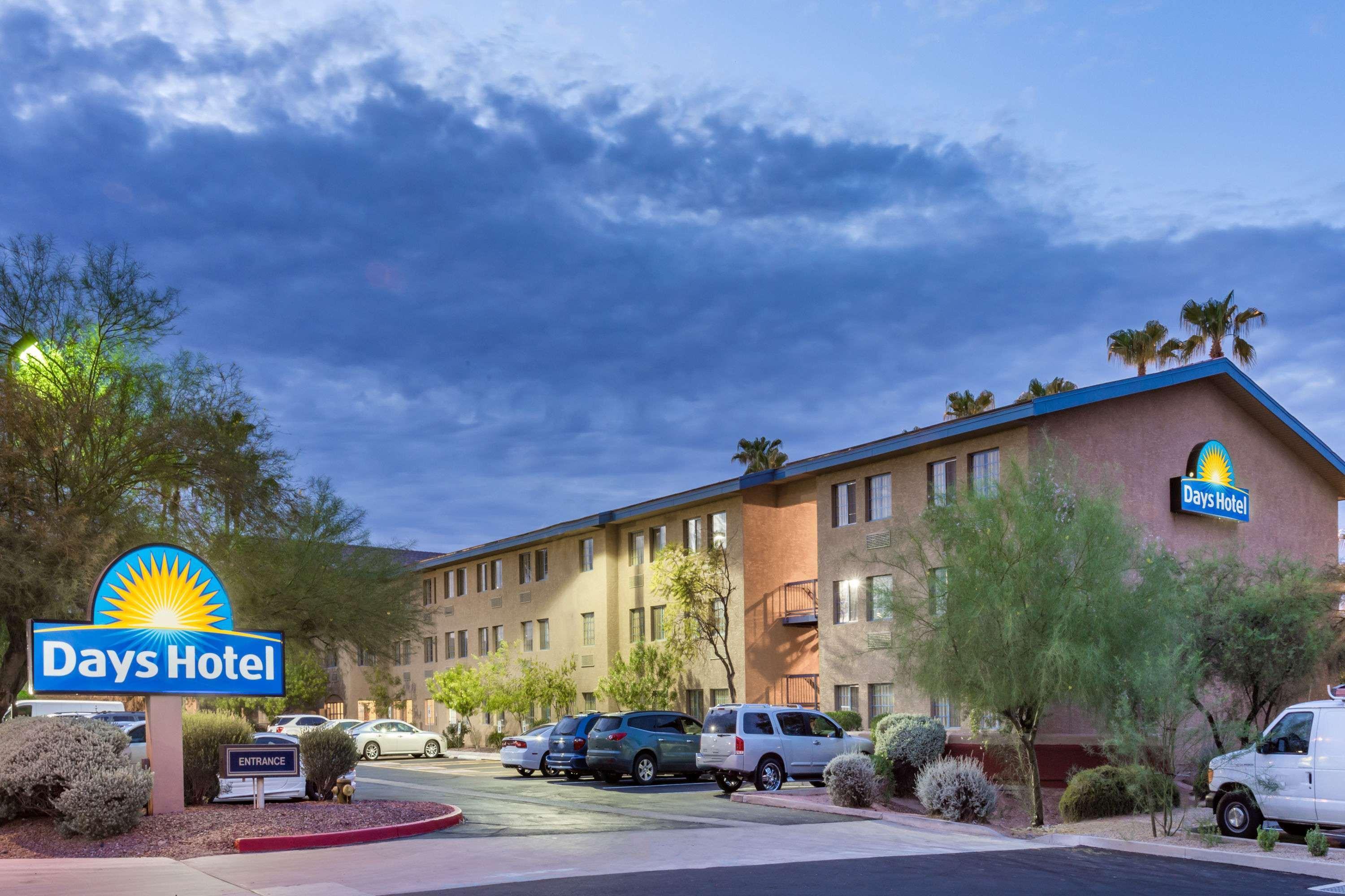 Days Inn & Suites By Wyndham Mesa Near Phoenix Esterno foto
