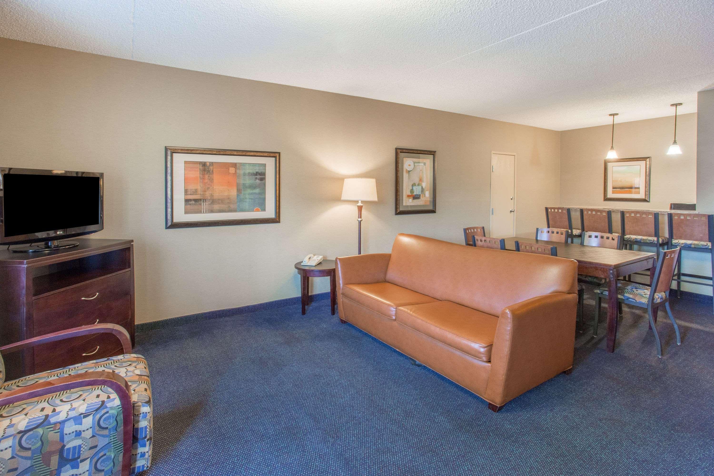 Days Inn & Suites By Wyndham Mesa Near Phoenix Esterno foto