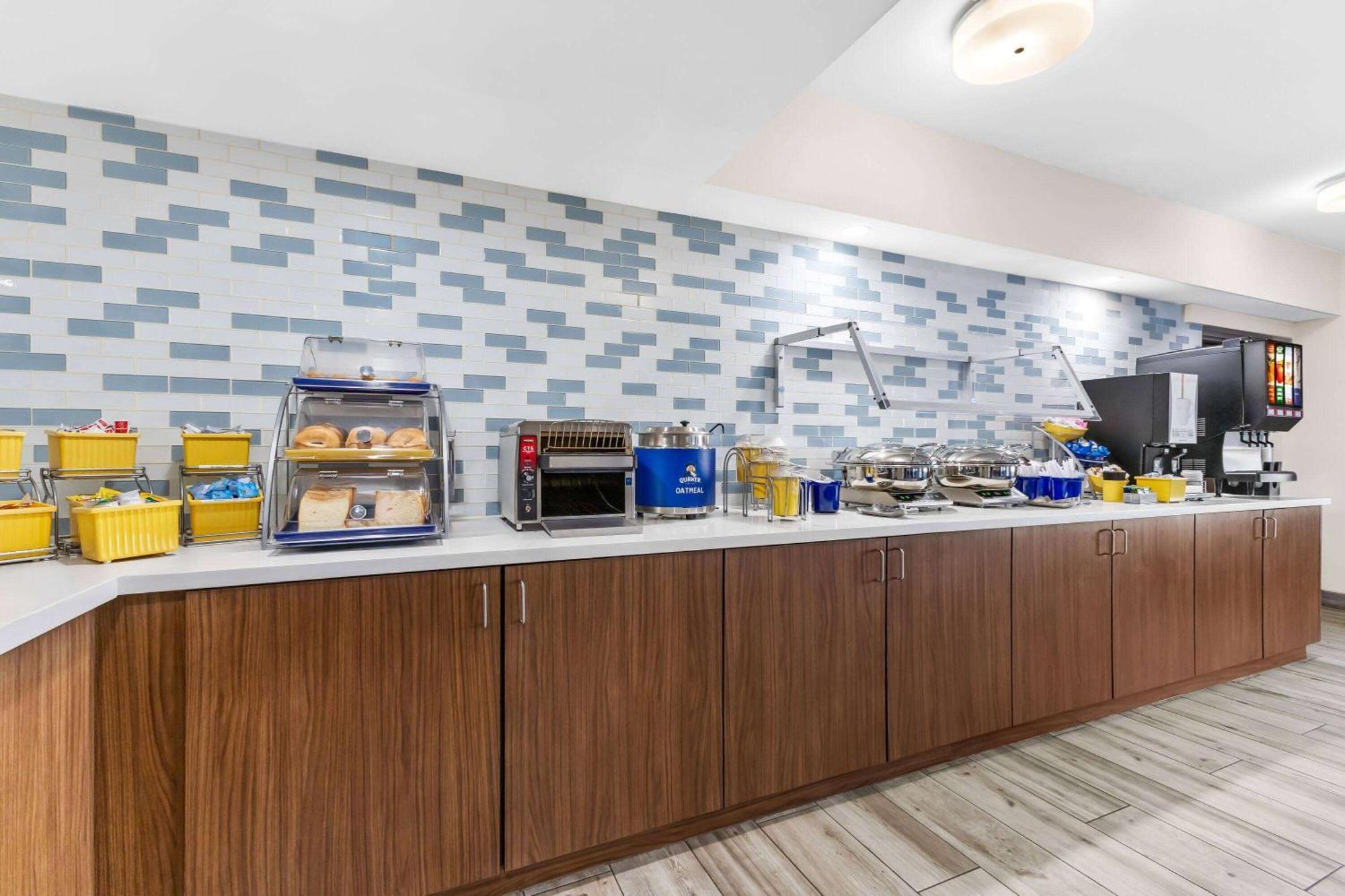 Days Inn & Suites By Wyndham Mesa Near Phoenix Esterno foto