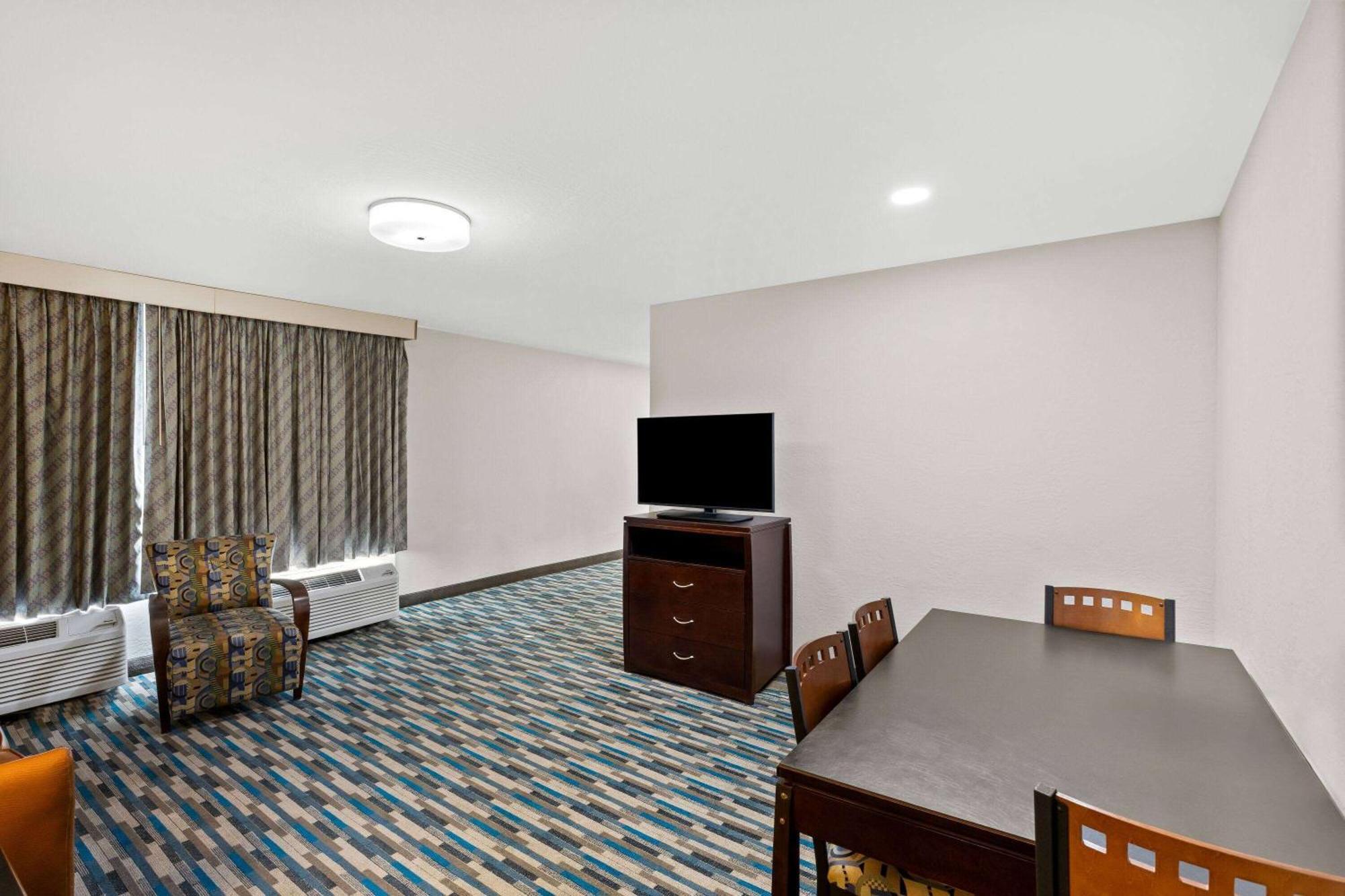 Days Inn & Suites By Wyndham Mesa Near Phoenix Esterno foto