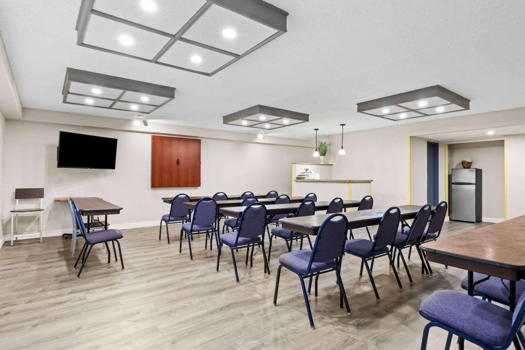 Days Inn & Suites By Wyndham Mesa Near Phoenix Esterno foto