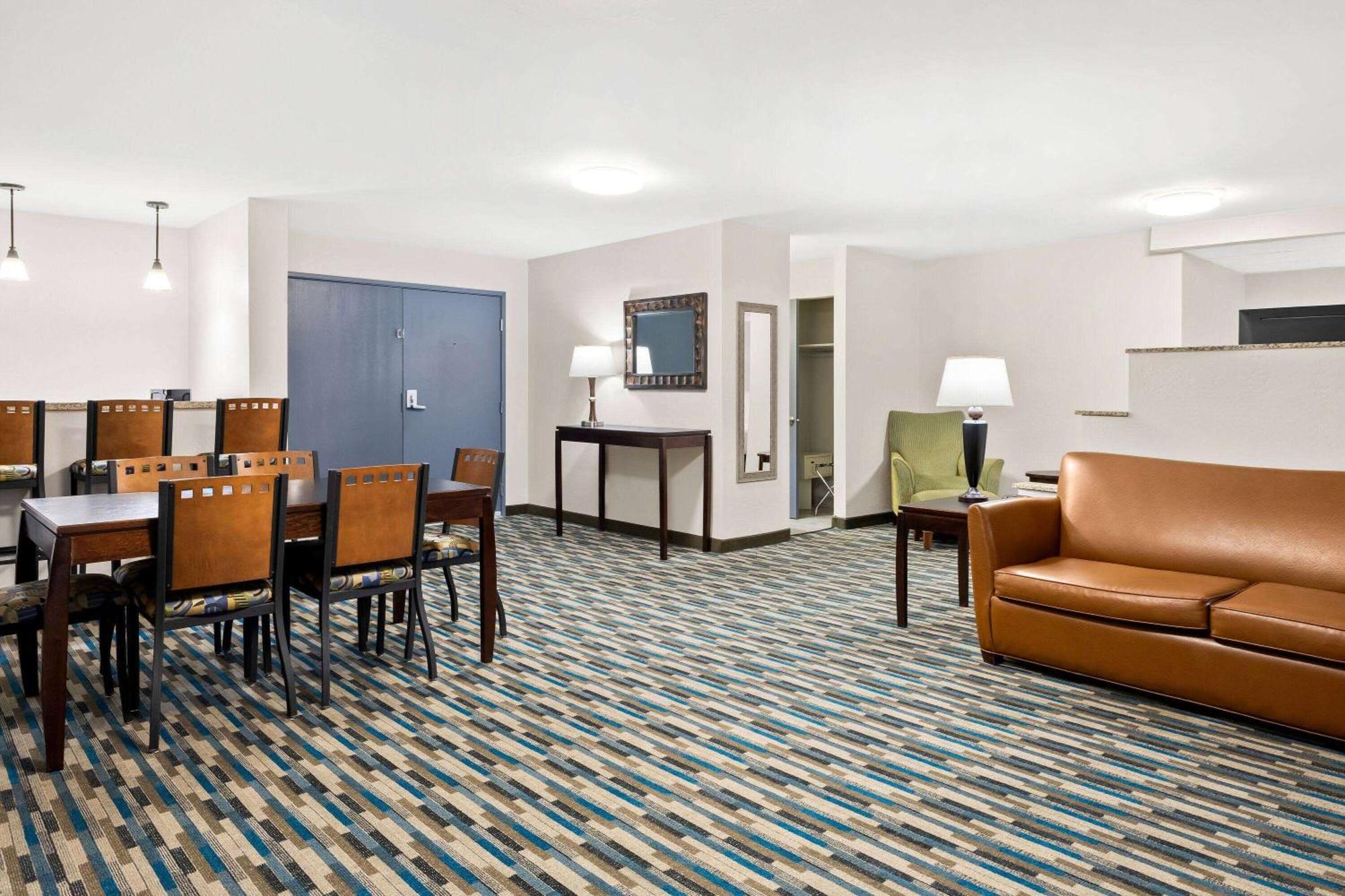Days Inn & Suites By Wyndham Mesa Near Phoenix Esterno foto