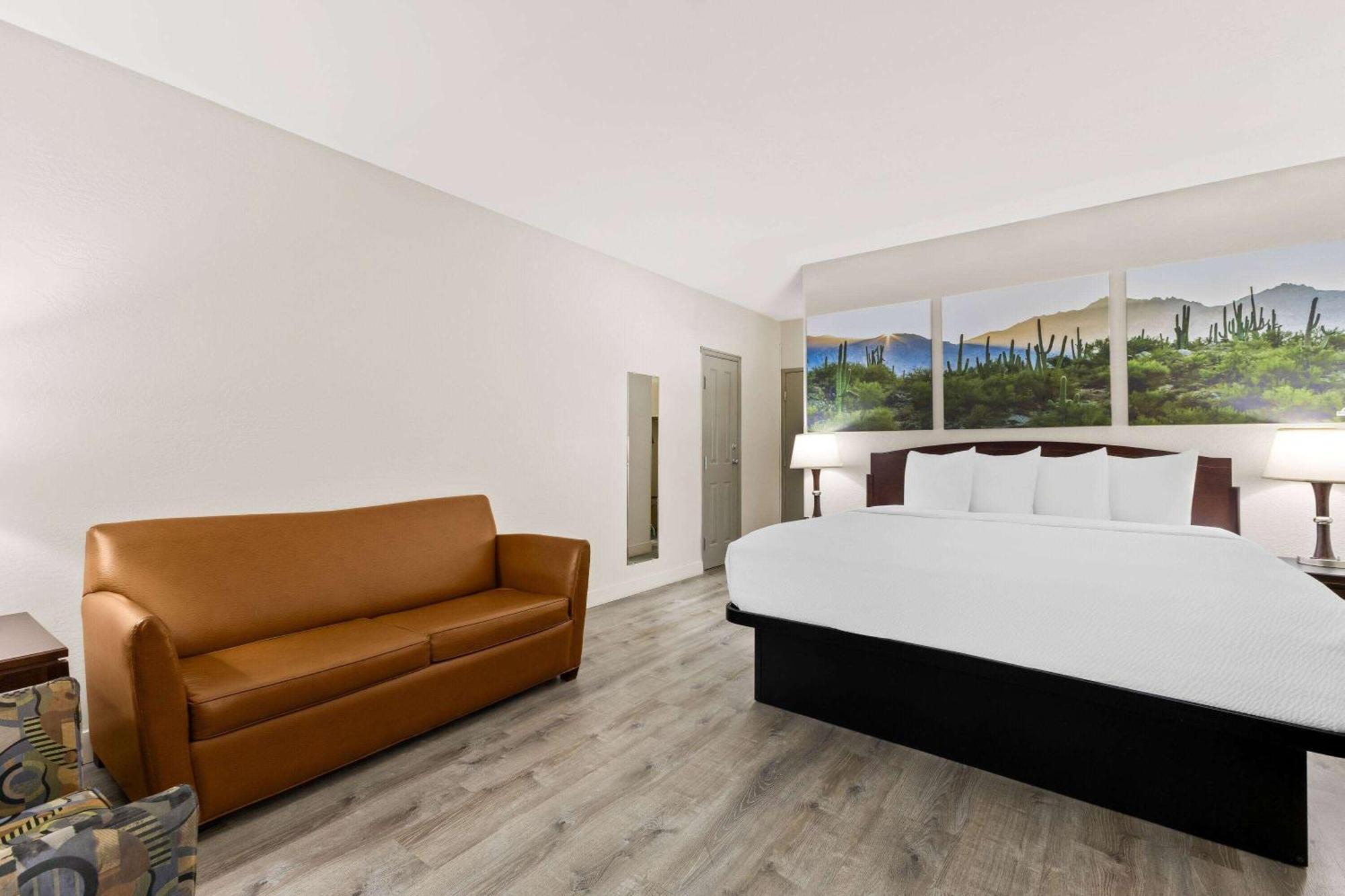 Days Inn & Suites By Wyndham Mesa Near Phoenix Esterno foto