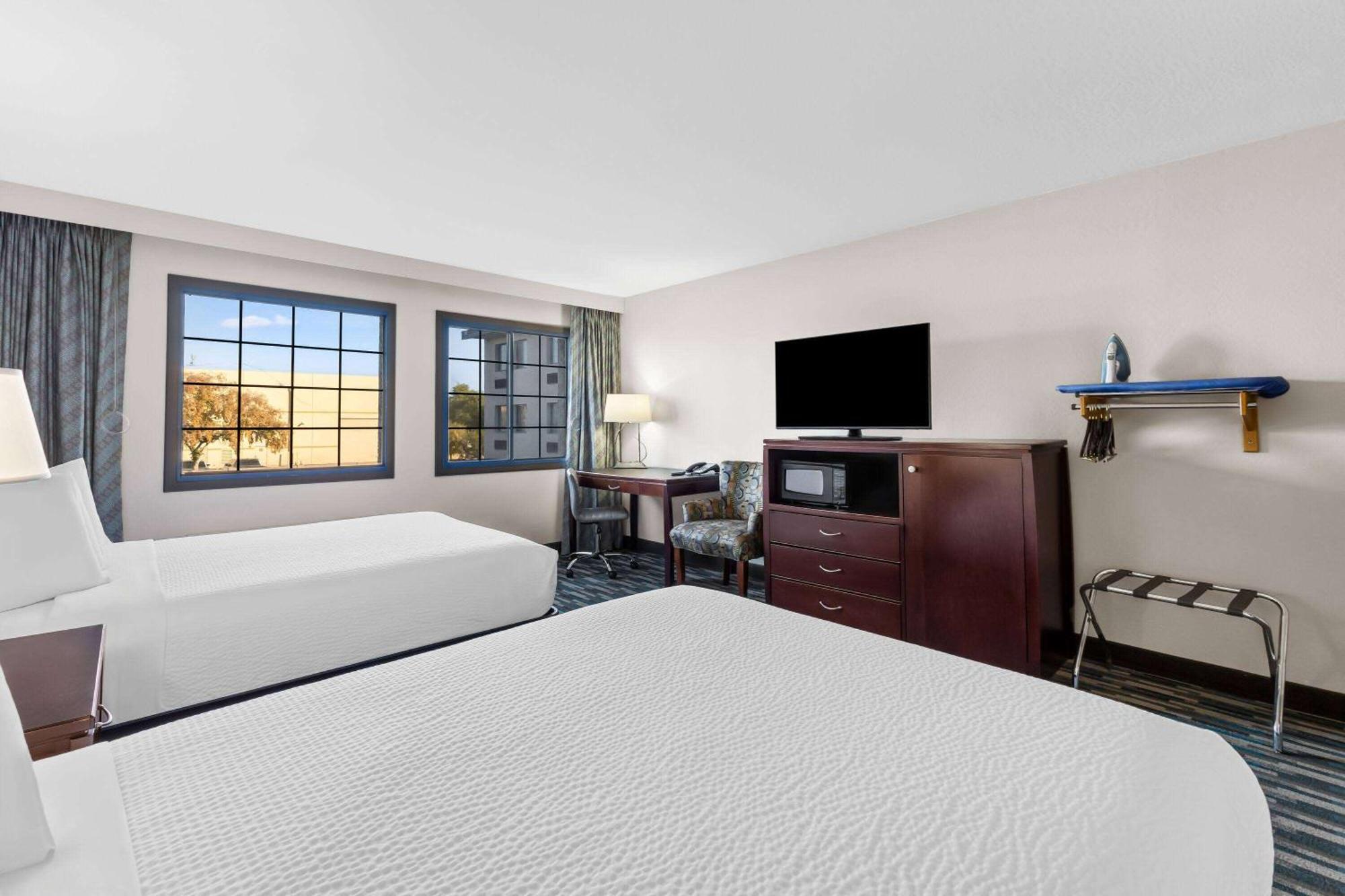 Days Inn & Suites By Wyndham Mesa Near Phoenix Esterno foto