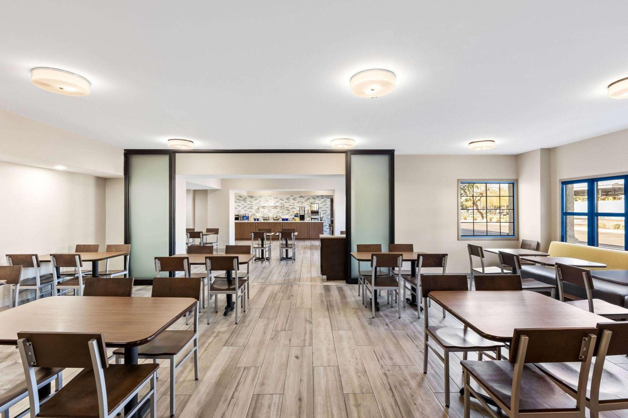 Days Inn & Suites By Wyndham Mesa Near Phoenix Esterno foto