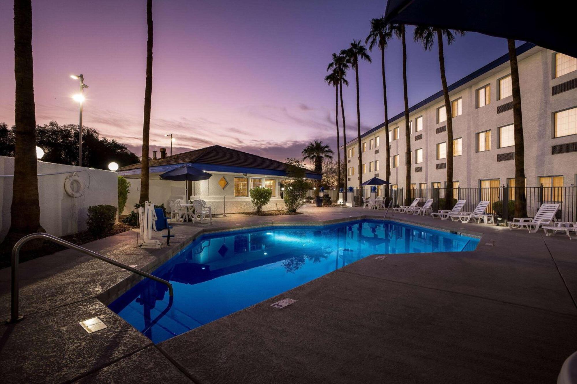 Days Inn & Suites By Wyndham Mesa Near Phoenix Esterno foto