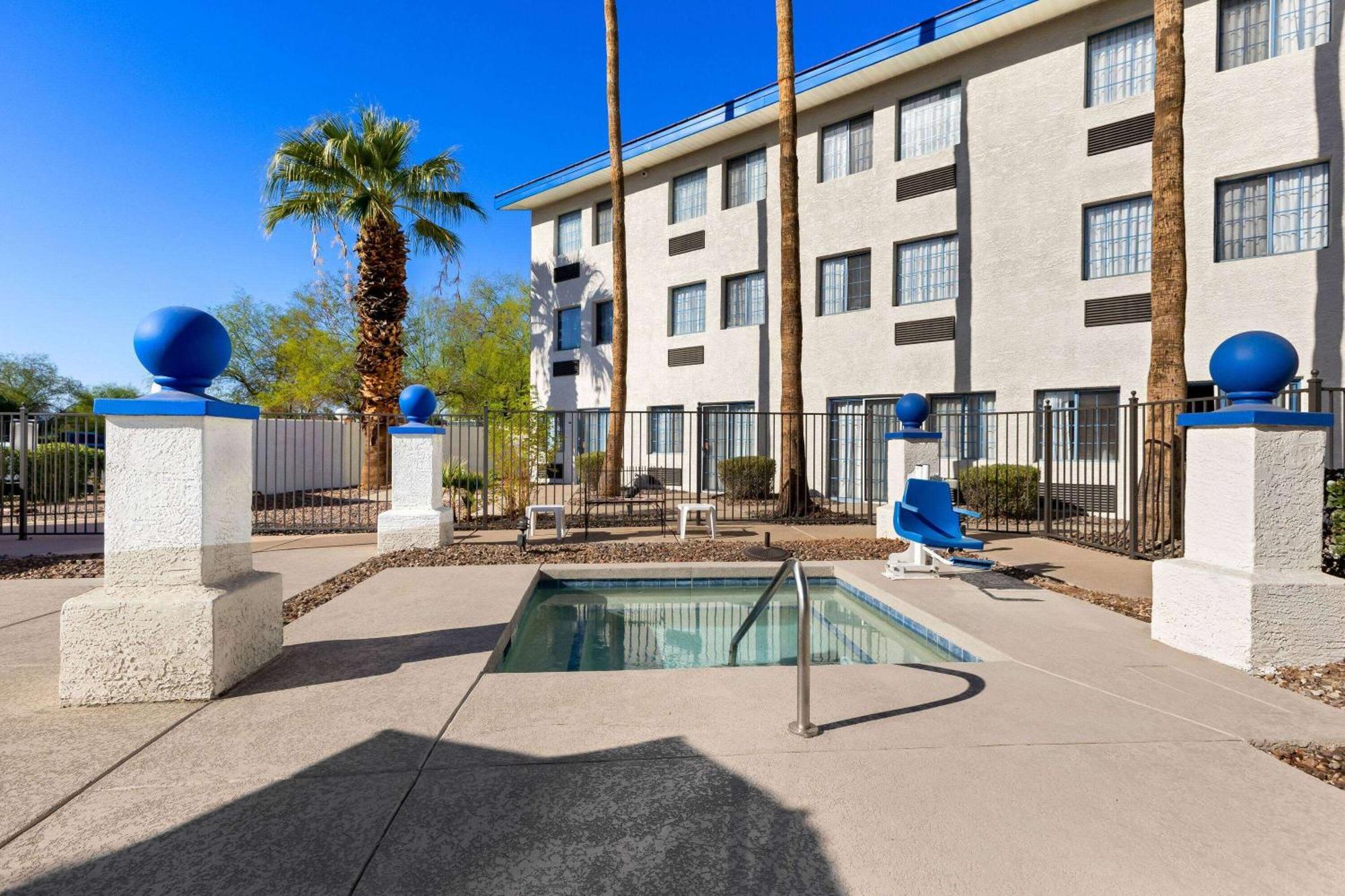 Days Inn & Suites By Wyndham Mesa Near Phoenix Esterno foto